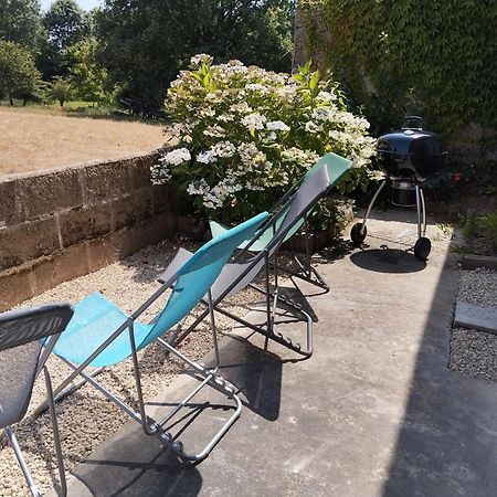 Maison Au Calme Avec Vue Etang Clesse (Deux-Sevres) Exterior foto