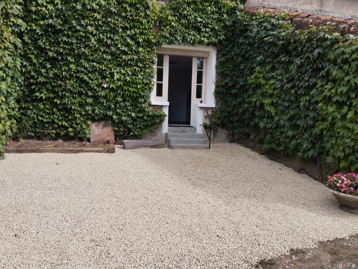 Maison Au Calme Avec Vue Etang Clesse (Deux-Sevres) Exterior foto