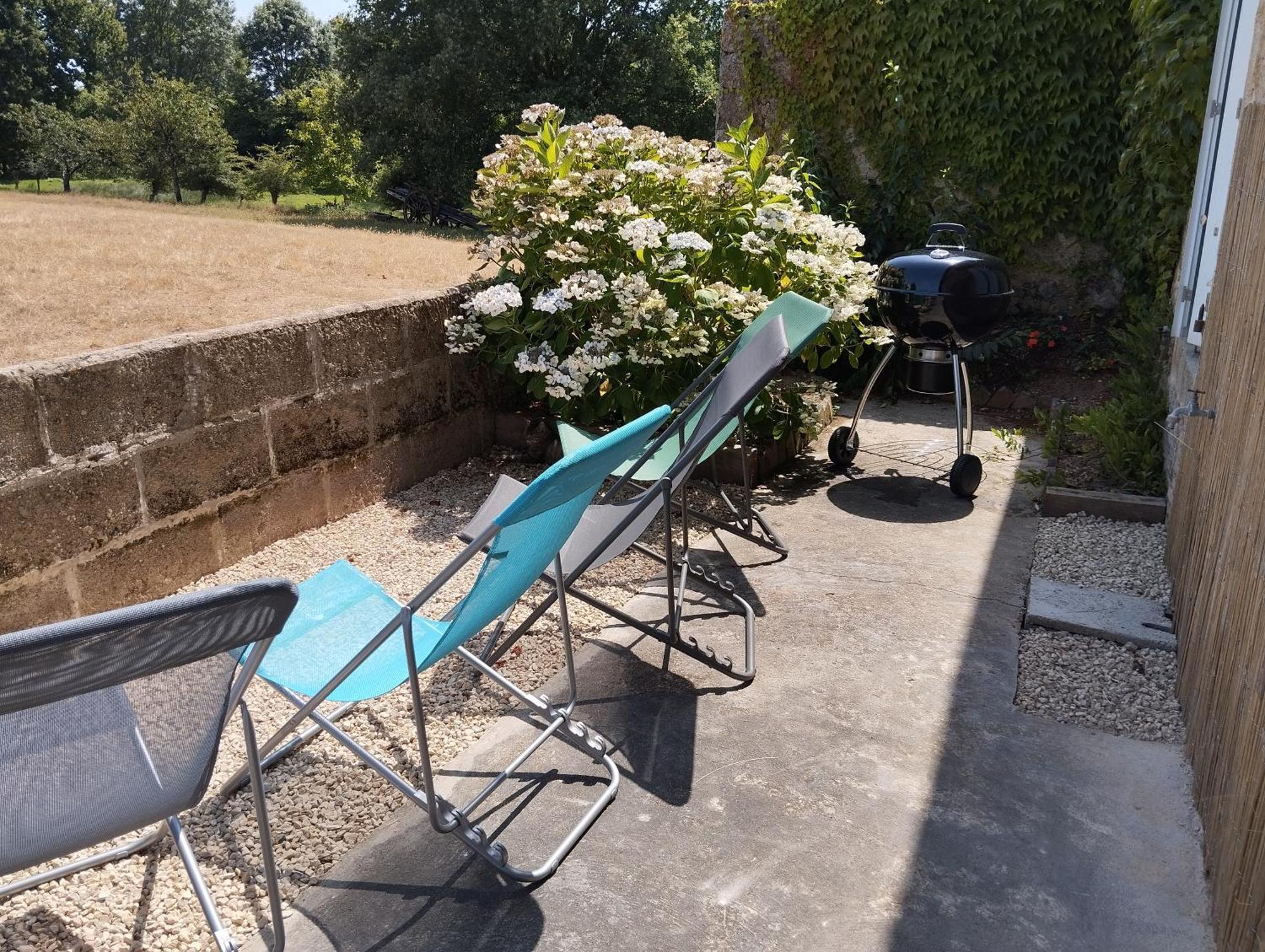 Maison Au Calme Avec Vue Etang Clesse (Deux-Sevres) Exterior foto
